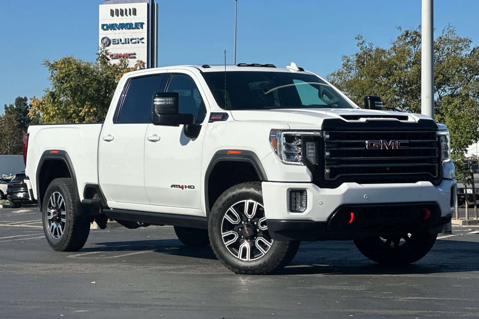 Used 2023 GMC Sierra 3500 AT4 w/ AT4 Premium Plus Package AWD/4WD image 2