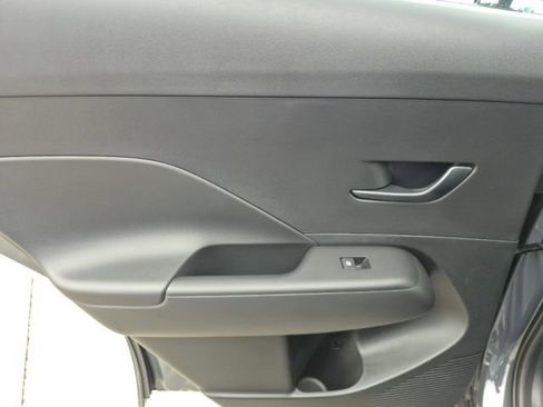 New 2026 Hyundai Kona SE image 12