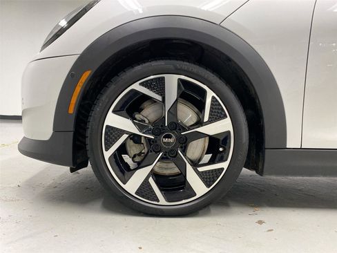 Certified 2025 MINI Cooper S image 23