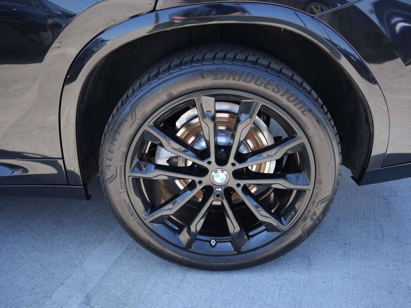 Used 2025 BMW X4 xDrive30i w/ M Sport Package AWD/4WD image 6