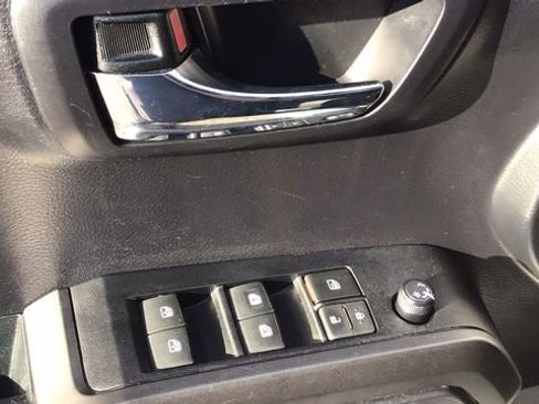 Used 2020 Toyota Tacoma TRD Sport image 16