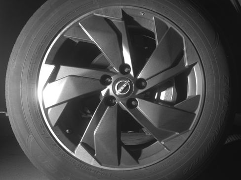 Used 2025 Nissan Rogue SV FWD image 13