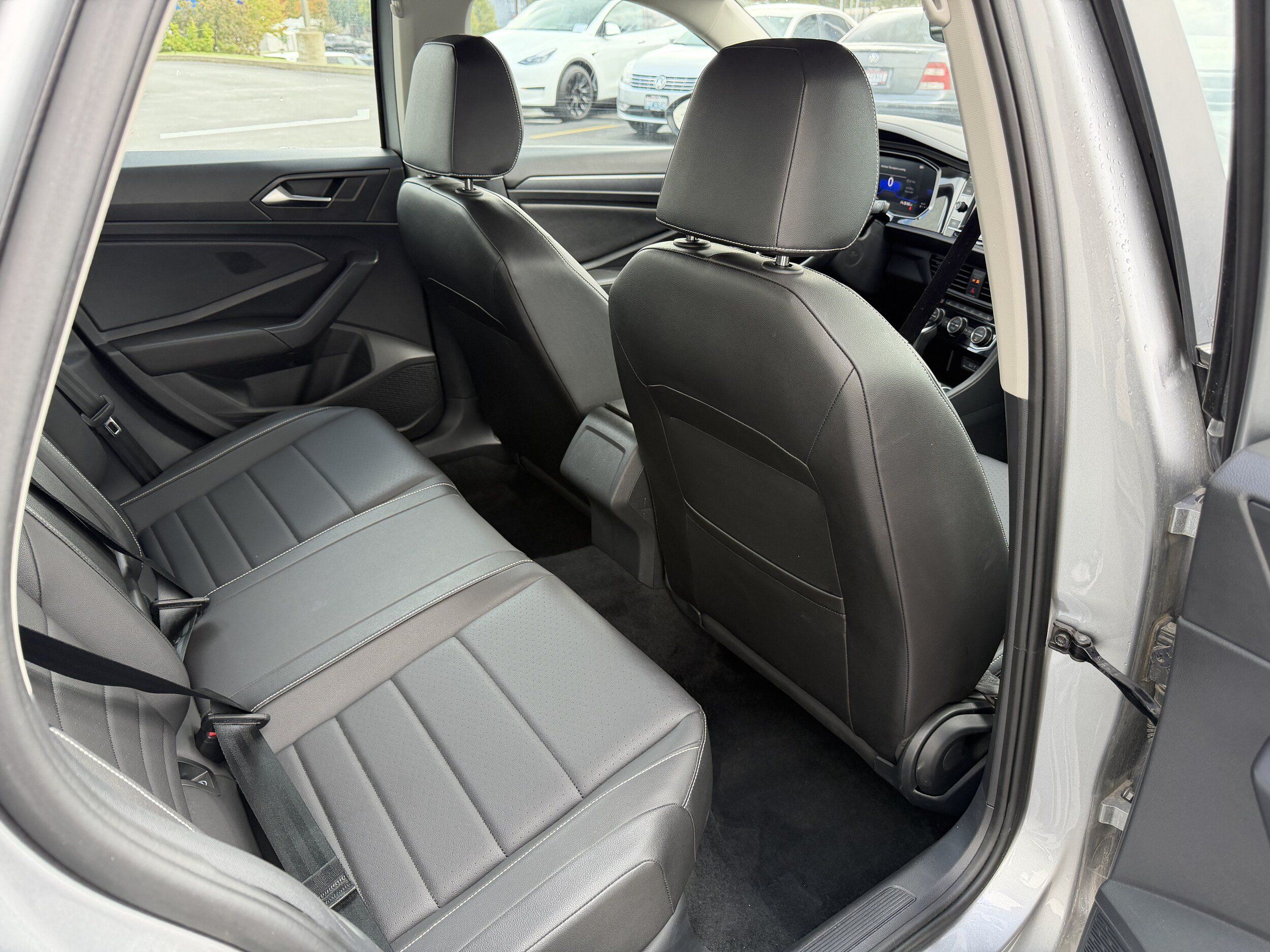 Used 2024 Volkswagen Jetta SE FWD image 29