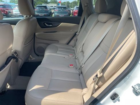 Used 2015 Nissan Rogue SL w/ SL Premium Package FWD image 14