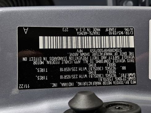 Used 2023 Toyota Highlander XLE image 30