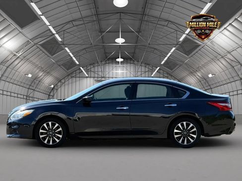 Used 2017 Nissan Altima 2.5 SV FWD image 8