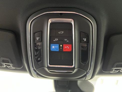 Used 2023 Jeep Grand Cherokee Altitude AWD/4WD image 36