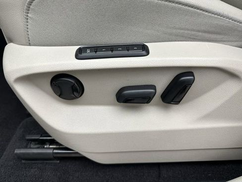 Used 2019 Volkswagen Atlas SEL Premium image 13