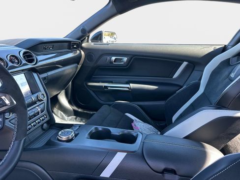 Used 2022 Ford Mustang Shelby GT500 w/ Carbon Fiber Track Pack image 20