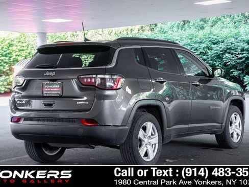 Used 2022 Jeep Compass Latitude AWD/4WD image 6