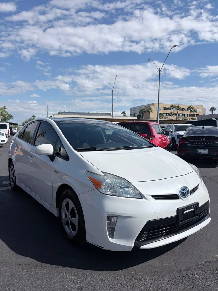 Used 2014 Toyota Prius Three w/ Solar Roof Package FWD image 2