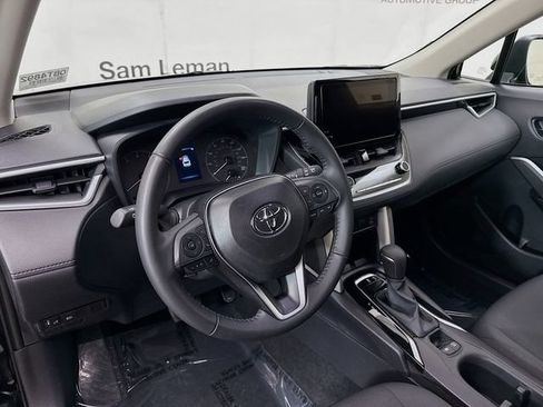 Used 2025 Toyota Corolla Cross LE AWD/4WD image 9