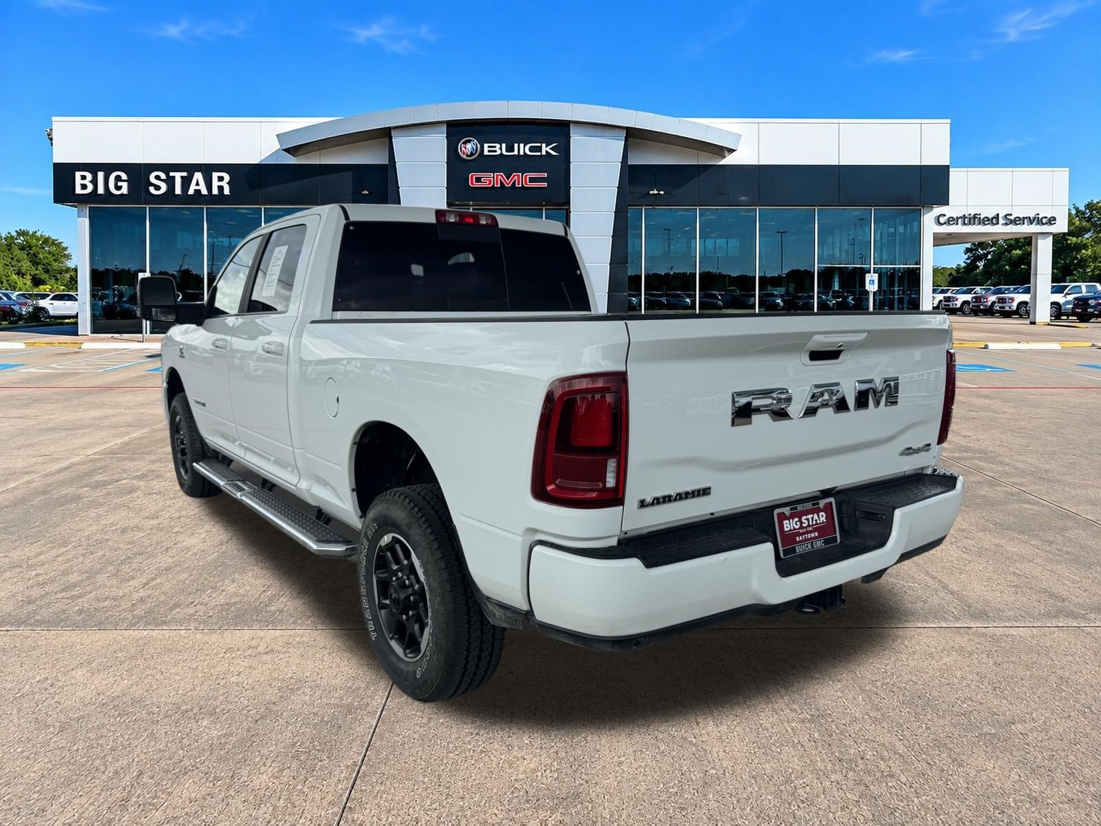 Used 2025 RAM 2500 Laramie AWD/4WD image 5