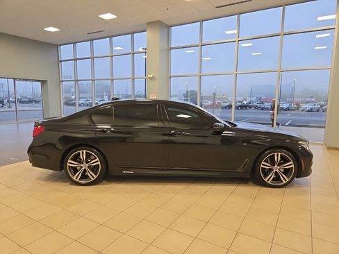 Used 2017 BMW 750i xDrive image 6