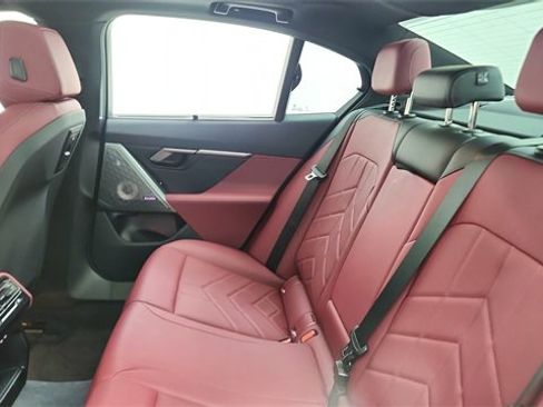 Used 2025 BMW 540i xDrive w/ Executive Package image 30