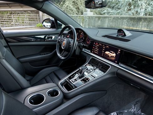 Certified 2023 Porsche Panamera image 54