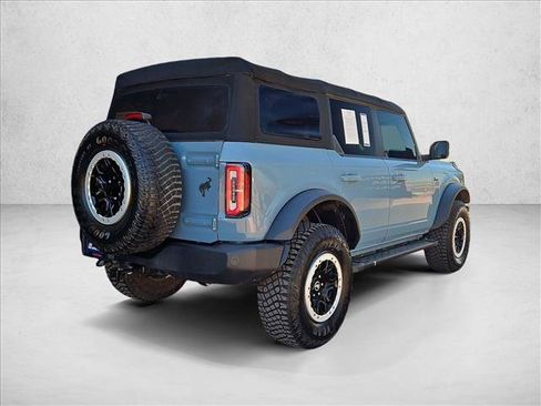 Used 2022 Ford Bronco Outer Banks w/ Sasquatch Package AWD/4WD image 5