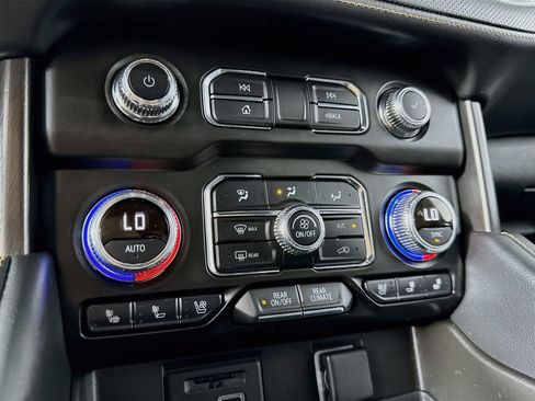 Used 2021 GMC Yukon AT4 w/ AT4 Premium Package AWD/4WD image 37