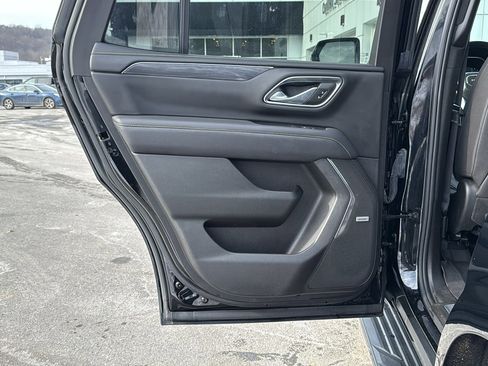 Used 2023 GMC Yukon SLT w/ SLT Luxury Package image 27