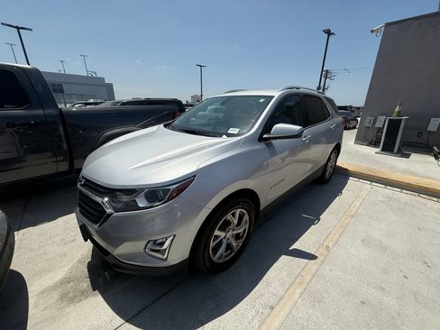Used 2020 Chevrolet Equinox LT AWD/4WD image 1