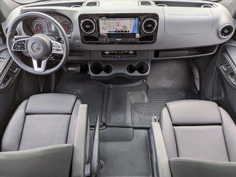 Used 2024 Mercedes-Benz Sprinter 2500 image 17