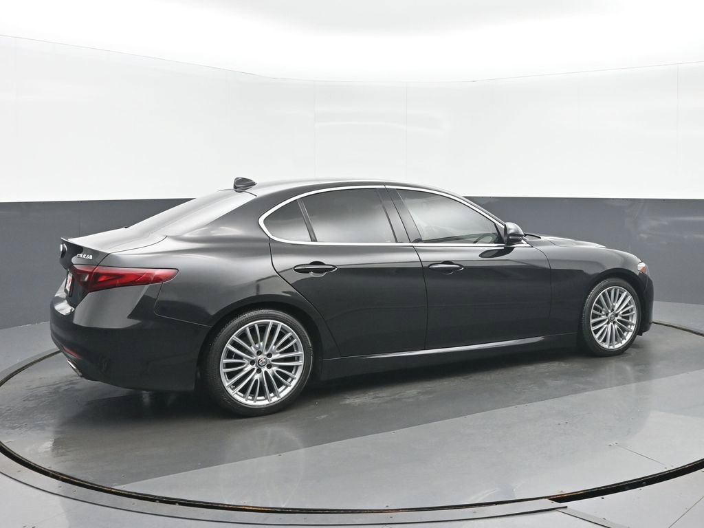 Used 2017 Alfa Romeo Giulia Ti w/ TI Lusso Light Wood Package RWD image 3