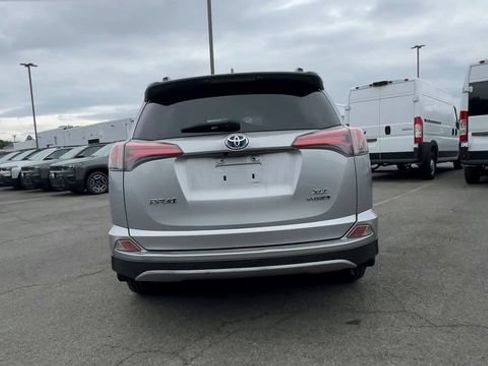 Used 2018 Toyota RAV4 XLE w/ Convenience Package AWD/4WD image 7