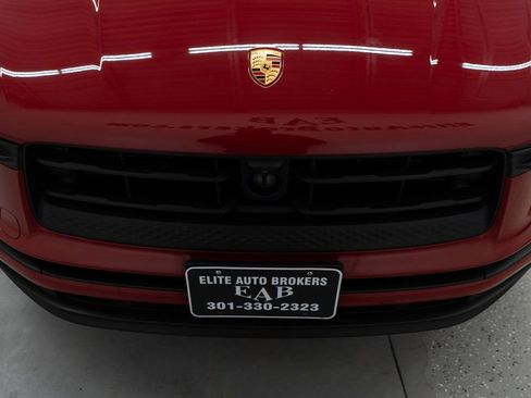 Used 2024 Porsche Macan w/ Premium Plus Package image 43