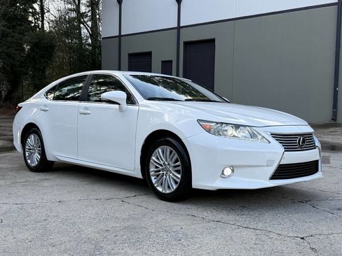 Used 2013 Lexus ES 350 w/ Luxury Pkg image 16