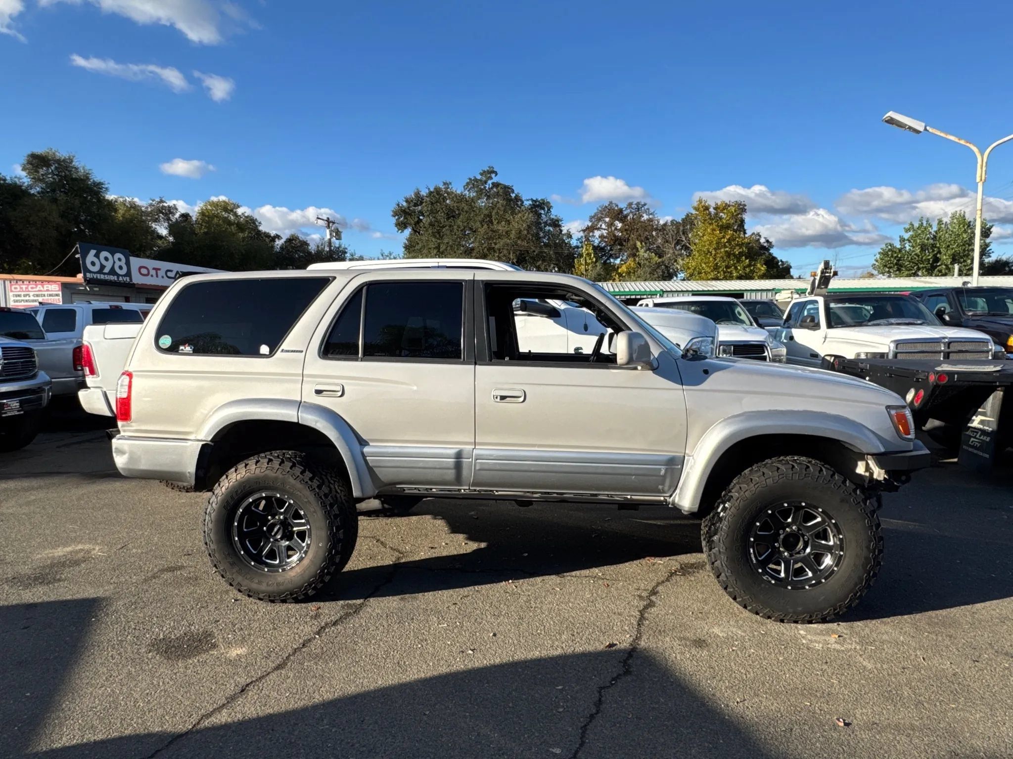 Used 1999 Toyota 4Runner Limited w/ Upgrade Value Pkg 5 AWD/4WD image 3