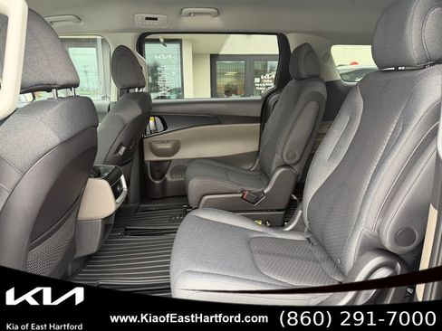 New 2026 Kia Carnival LX FWD image 18