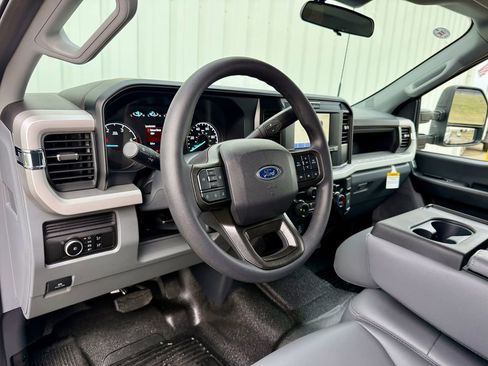 New 2026 Ford F550 4x4 Crew Cab Super Duty image 9