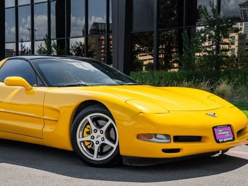 Used 2003 Chevrolet Corvette Coupe w/ Preferred Equipment Group image 34