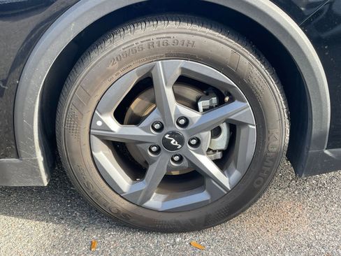 Used 2025 Kia K4 LXS image 29