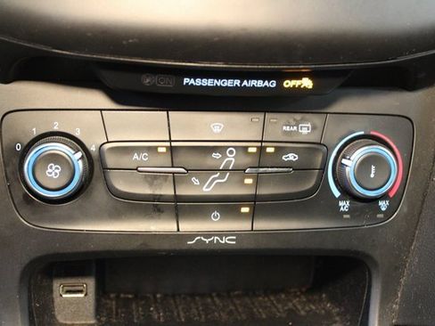 Used 2018 Ford Focus SE image 22