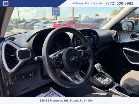 Used 2020 Kia Soul LX FWD image 2