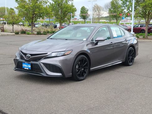 Used 2023 Toyota Camry SE w/ Cold Weather Package image 1