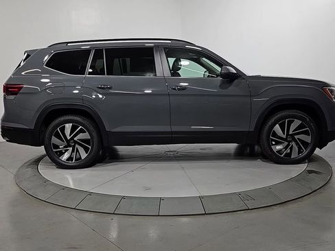 New 2026 Volkswagen Atlas SE image 6