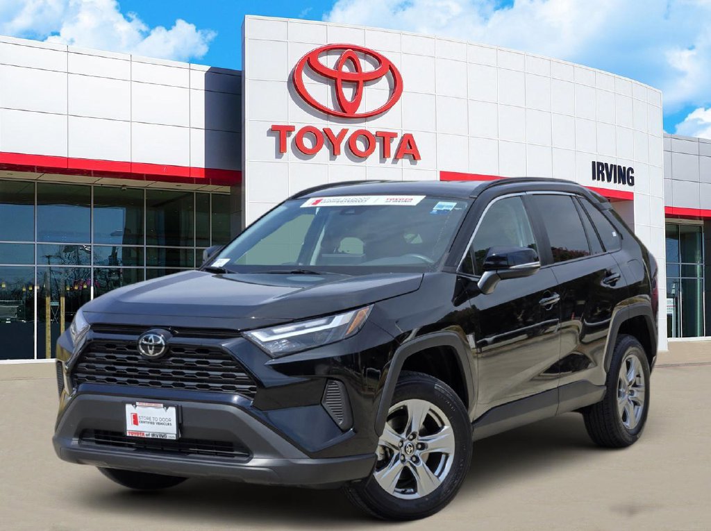 Used 2024 Toyota RAV4 XLE FWD image 1