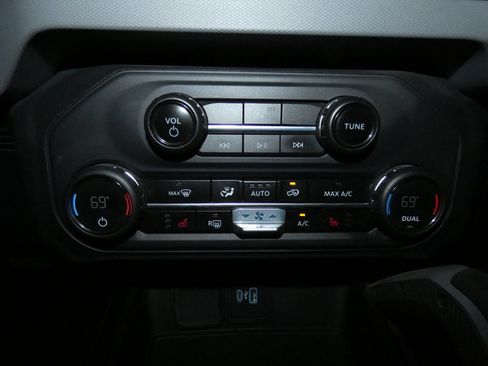 Used 2023 Ford Bronco Big Bend image 15