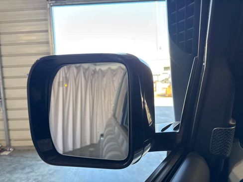 Used 2020 Land Rover Defender 110 HSE image 26