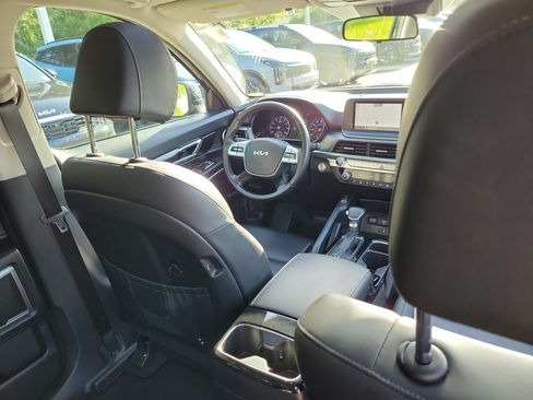 Used 2022 Kia Telluride S FWD image 13
