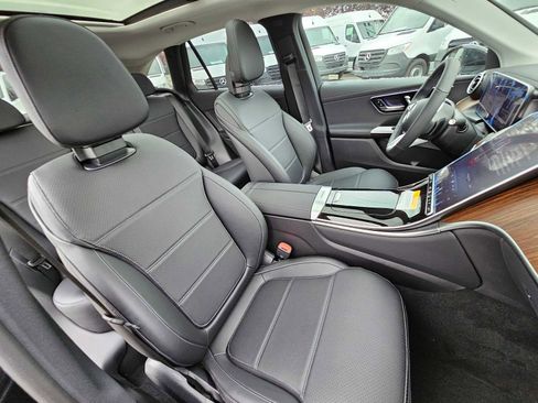 Used 2023 Mercedes-Benz GLC 300 4MATIC image 14