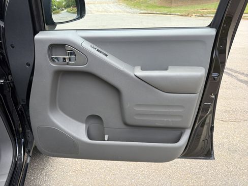 Used 2019 Nissan Frontier SV RWD image 14