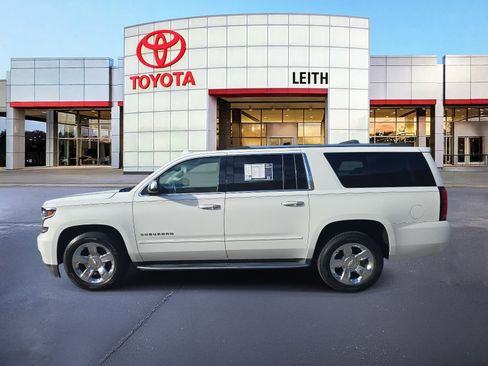 Used 2017 Chevrolet Suburban Premier image 6