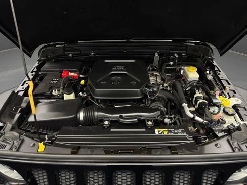 Used 2019 Jeep Wrangler Unlimited Sport image 21