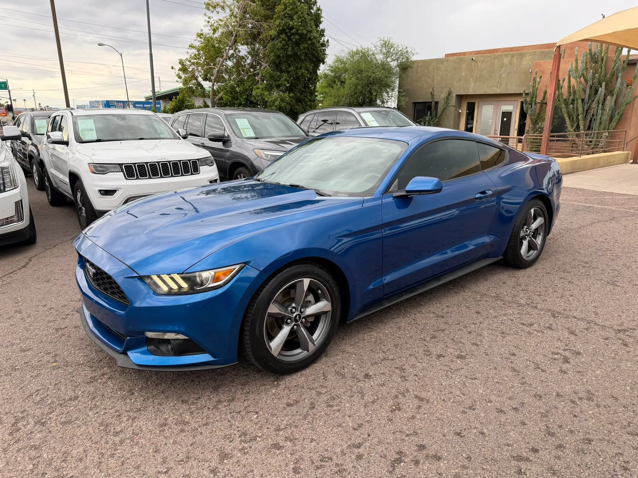 Used 2017 Ford Mustang Coupe RWD image 1