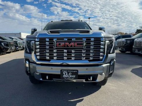 New 2026 GMC Sierra 2500 Denali w/ Denali Reserve Package image 3