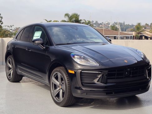 New 2026 Porsche Macan image 7