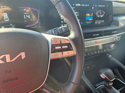 Used 2025 Kia Telluride S image 16